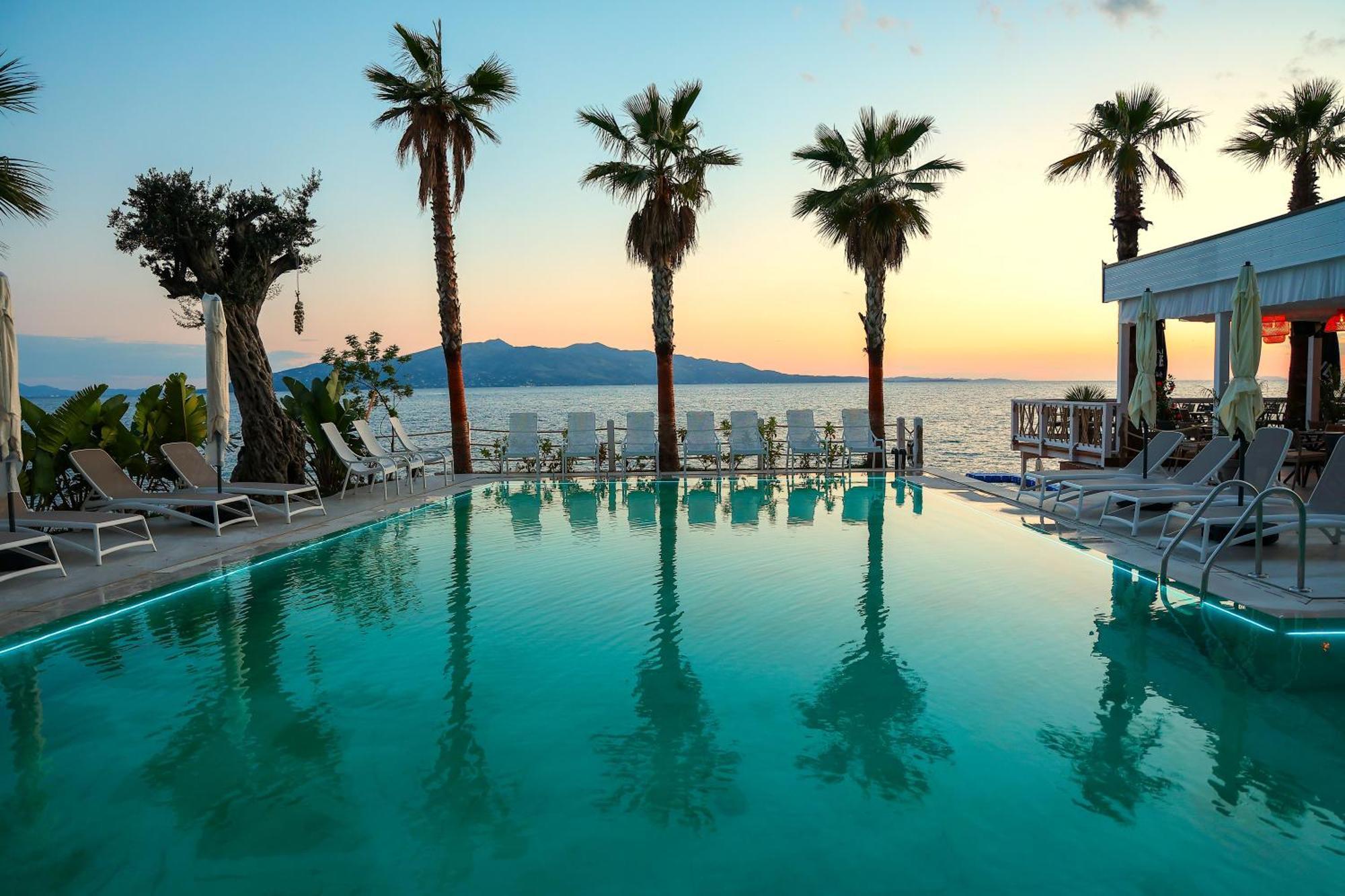 Joelle Premium Hotel Sarandë Esterno foto
