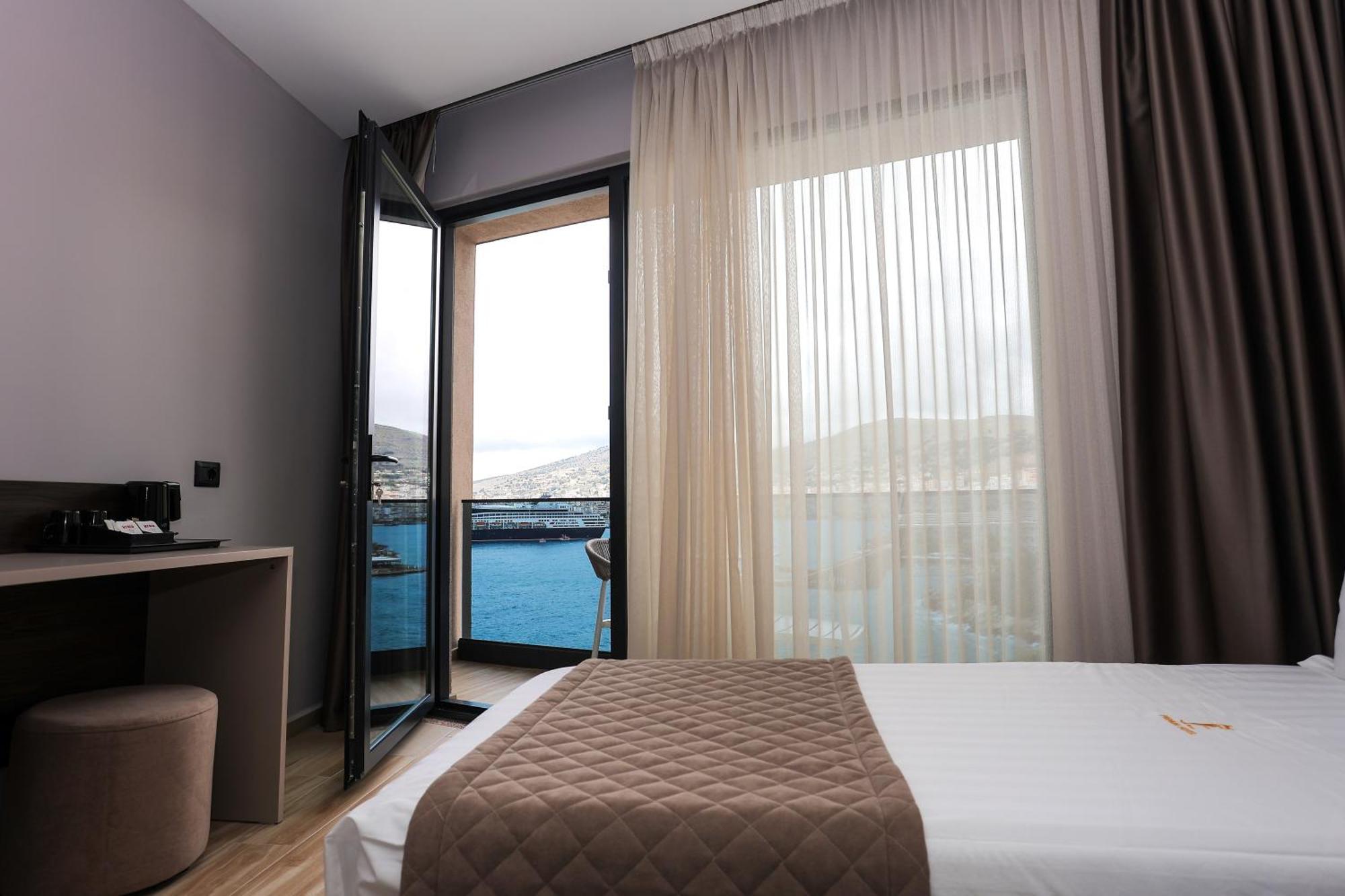 Joelle Premium Hotel Sarandë Esterno foto