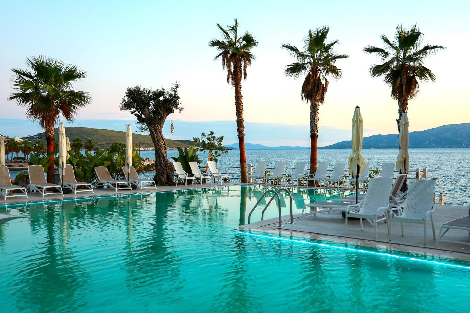 Joelle Premium Hotel Sarandë Esterno foto