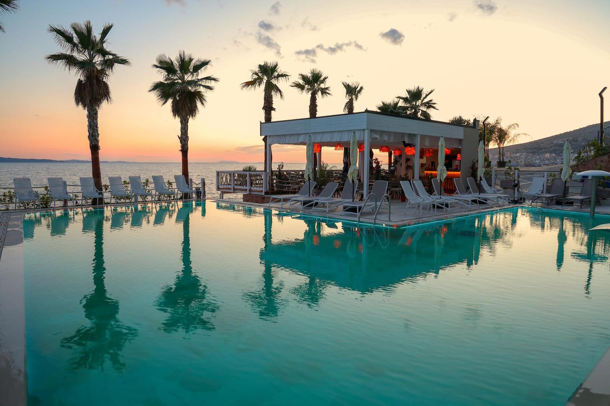 Joelle Premium Hotel Sarandë Esterno foto