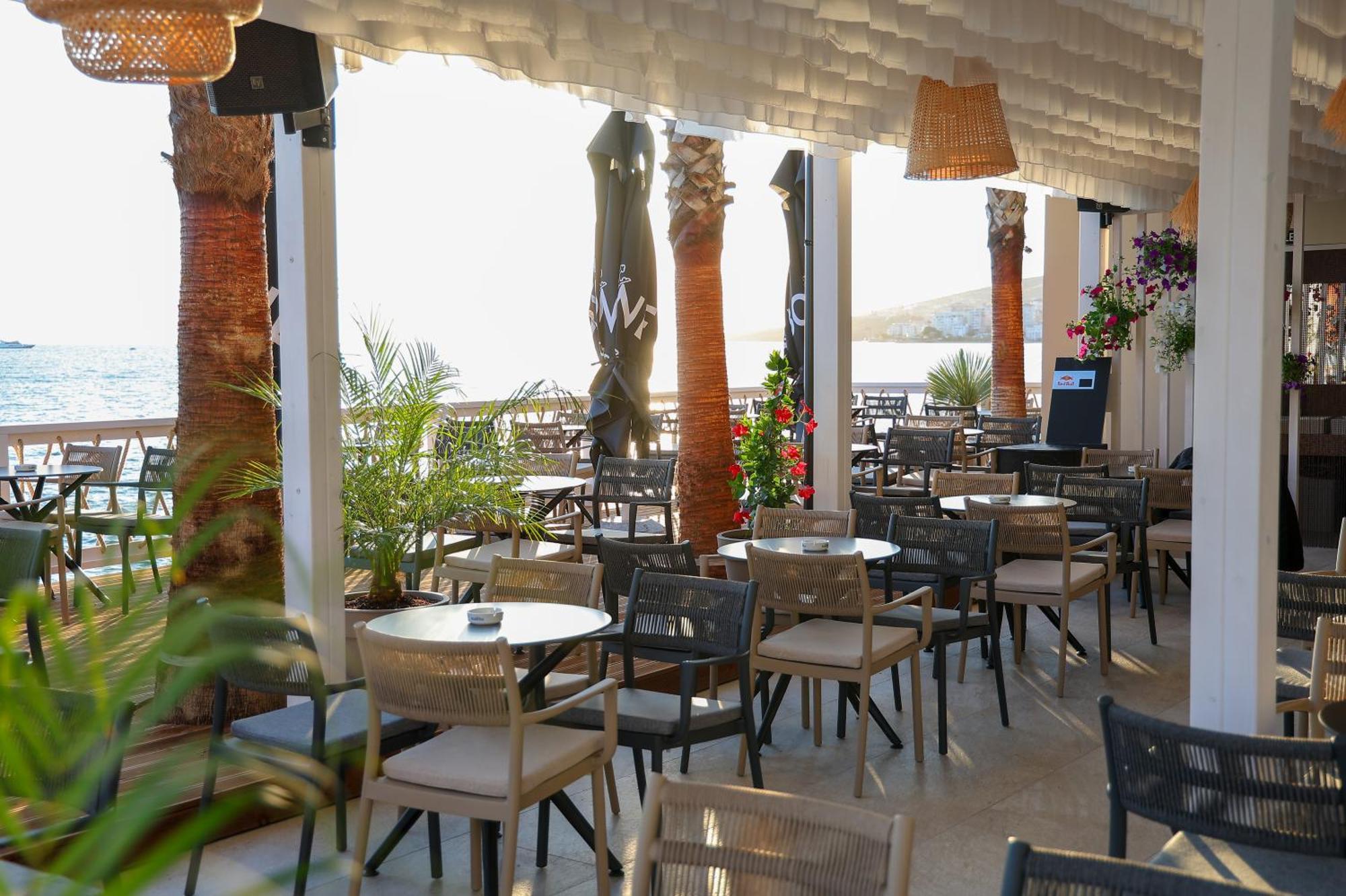 Joelle Premium Hotel Sarandë Esterno foto