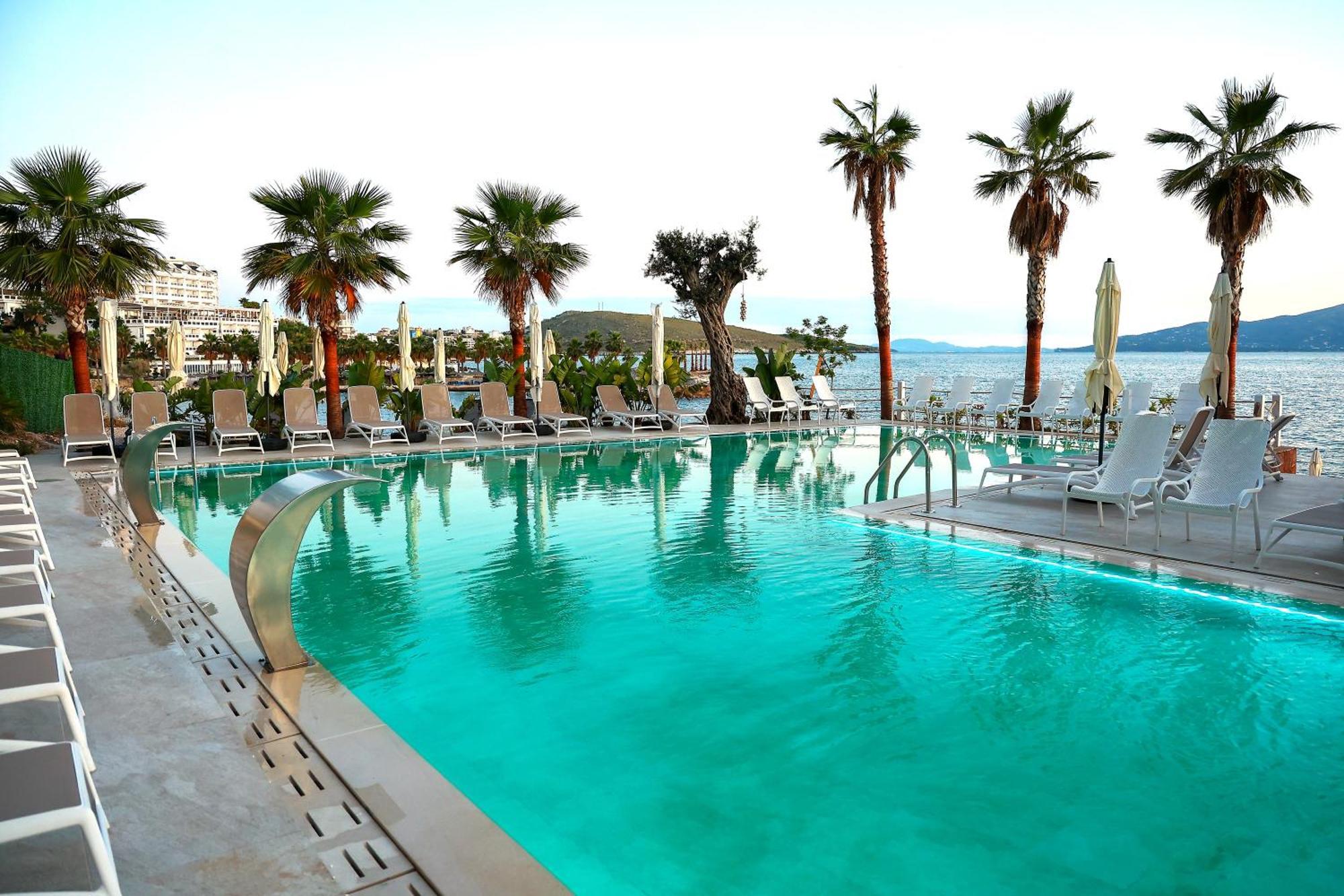 Joelle Premium Hotel Sarandë Esterno foto