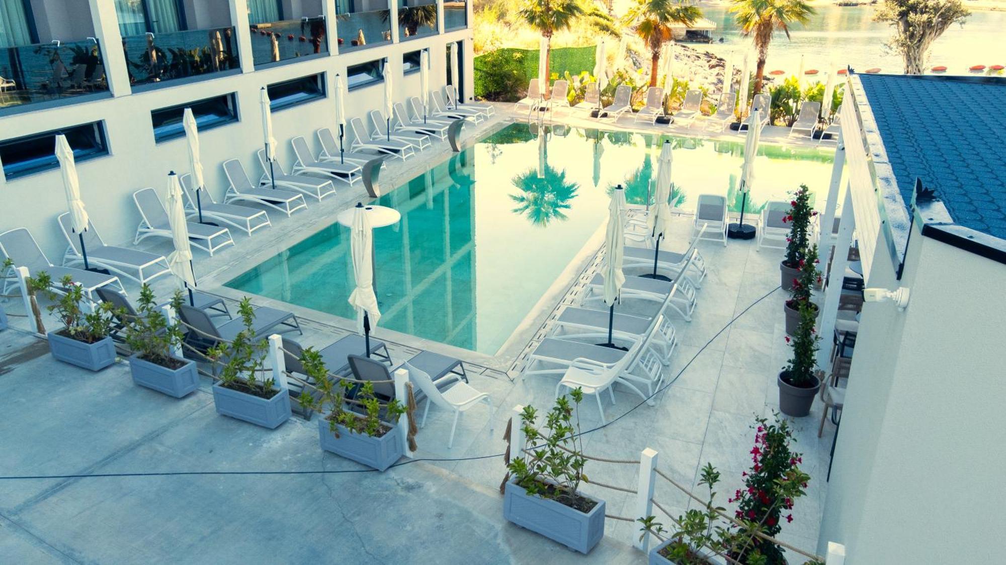Joelle Premium Hotel Sarandë Esterno foto